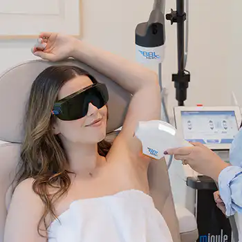 Foreverbare2-laser-hair-removal=mobile
